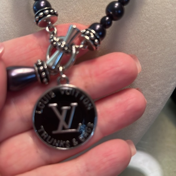 Black Beaded Necklace - Picture 4 of 4